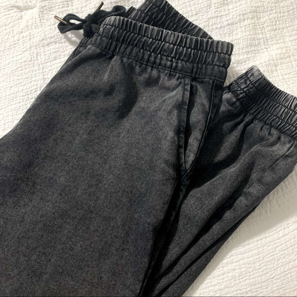 RD Style black denim acid wash joggers, size L